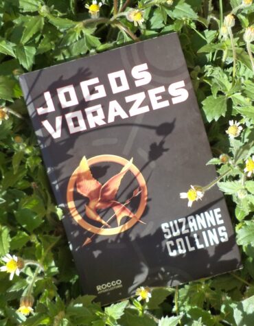 JOGOS VORAZES – SUZANNE COLLINS ( JOGOS VORAZES #1 ) | RESENHA
