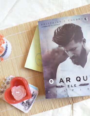 O AR QUE ELE RESPIRA – BRITTAINY C. CHERRY ( ELEMENTOS #1 ) | RESENHA
