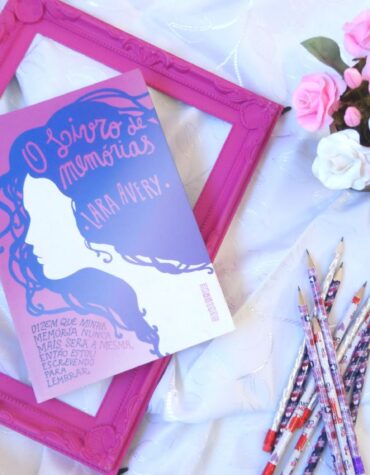 O LIVRO DE MEMÓRIAS – LARA AVERY | RESENHA