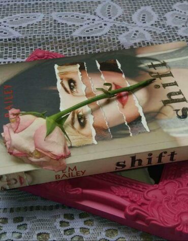SHIFT – EM BAILEY | RESENHA