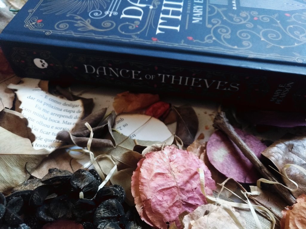 DANCE OF THIEVES - MARY E. PEARSON (#1 DINASTIA DE LADRÕES