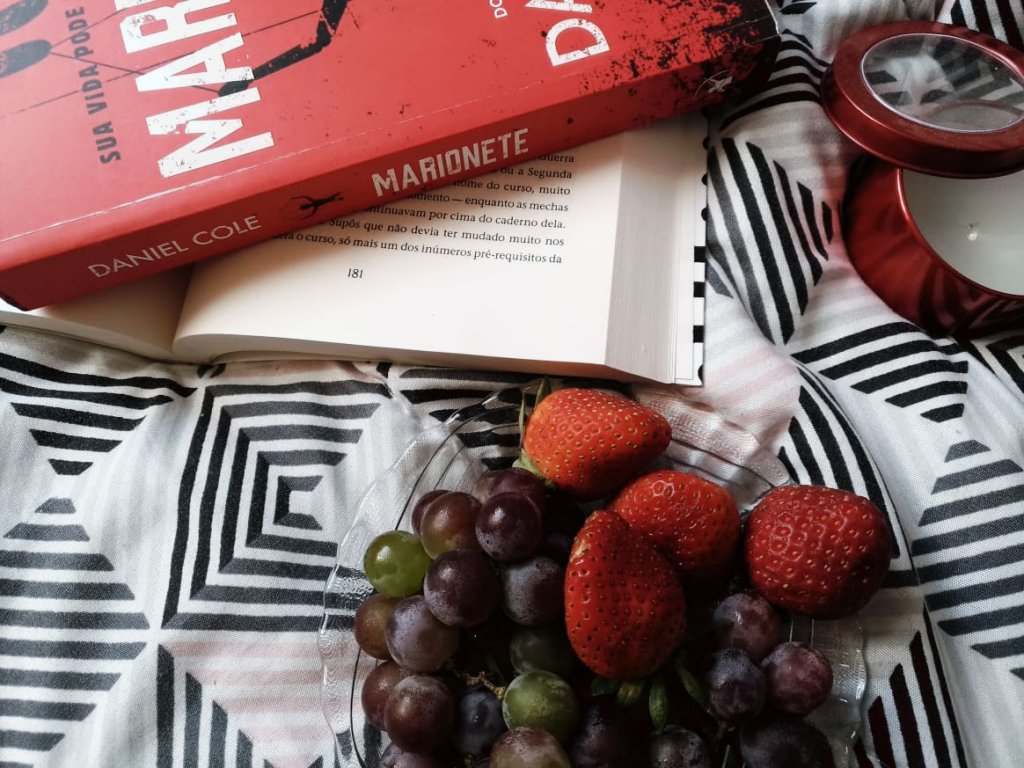 Marionete - Daniel Cole