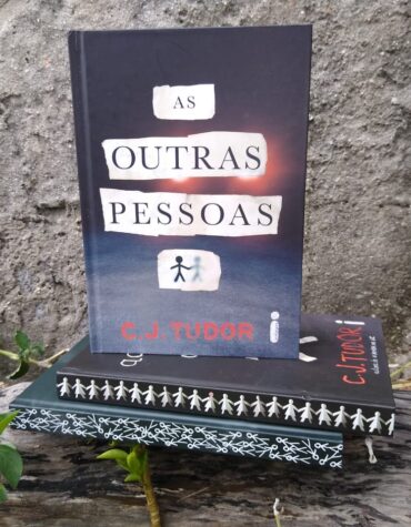 AS OUTRAS PESSOAS – C. J. TUDOR | RESENHA AS OUTRAS PESSOAS – C. J. TUDOR | RESENHA
