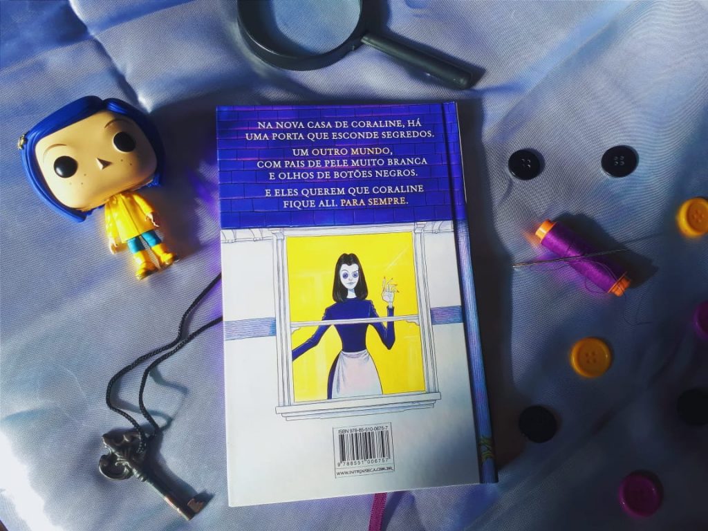 CORALINE - NEIL GAIMAN Contracapa Do Livro Coraline De Neil Gaiman