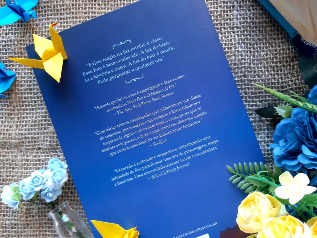 Contracapa Do Livro A Garota Que Bebeu A Lua De Kelly Barnhill