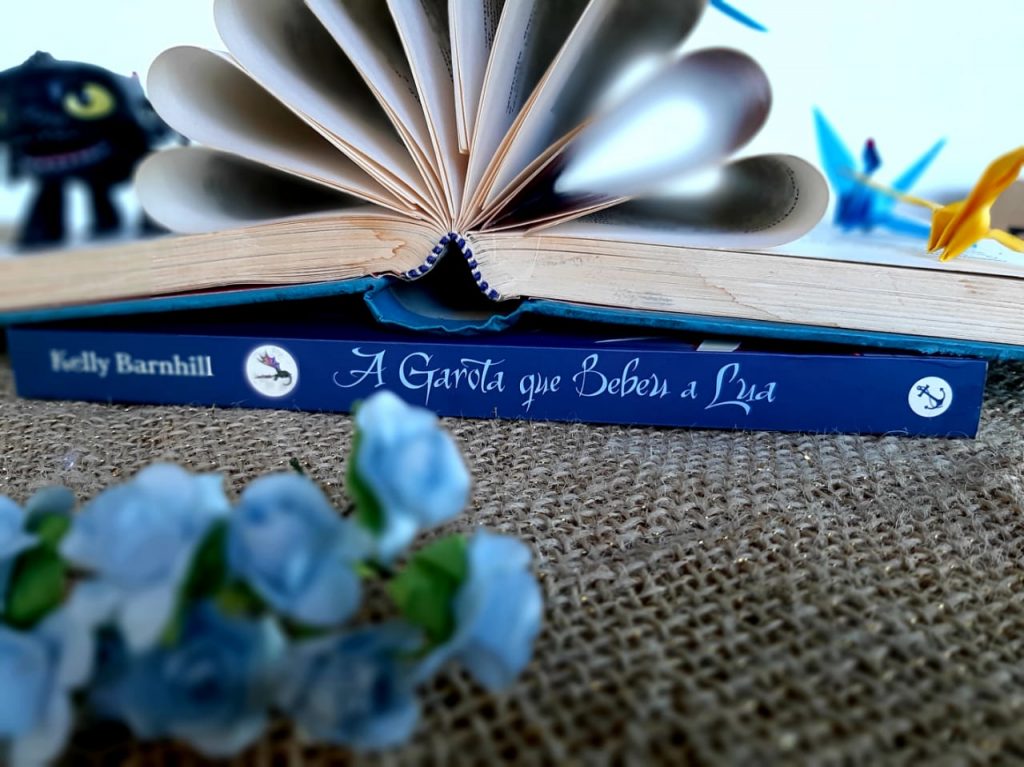 Lombada Do Livro A Garota Que Bebeu A Lua De Kelly Barnhill