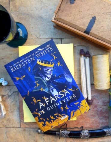 A FARSA DE GUINEVERE – KIERSTEN WHITE | RESENHA