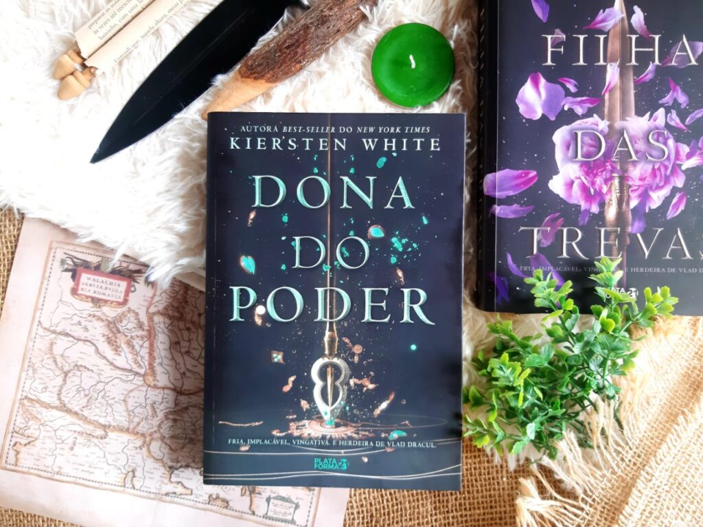 DONA DO PODER – KIERSTEN WHITE  | RESENHA