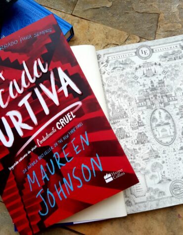 A ESCADA FURTIVA – MAUREEN JOHNSON | RESENHA