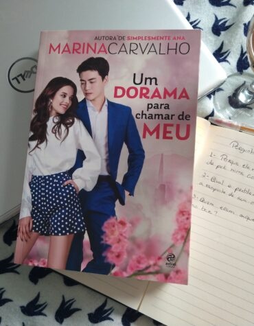 “UM DORAMA PARA CHAMAR DE MEU”: AQUELA DOSE CERTA DE DRAMA E ROMANCE PARA NOS DIVERTIR | RESENHA “UM DORAMA PARA CHAMAR DE MEU”: AQUELA DOSE CERTA DE DRAMA E ROMANCE PARA NOS DIVERTIR | RESENHA