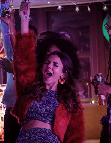 ESTICANDO A FESTA – JÁ PREPAROU O LENCINHO PARA ASSISTIR? | CRÍTICA NETFLIX