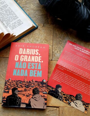 DARIUS, O GRANDE, NÃO ESTÁ NADA BEM – ADIB KHORRAM | RESENHA