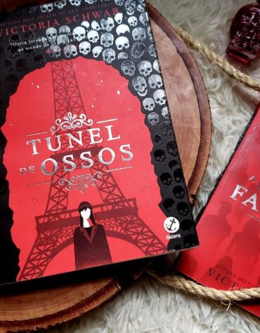TÚNEL DE OSSOS – VICTORIA SCHWAB | RESENHA