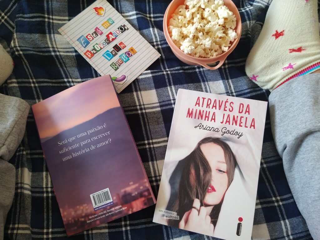 “ATRAVÉS DA MINHA JANELA” UMA HISTÓRIA SOBRE UM DEUS GREGO, UMA BRUXA E A SENHA DO WI-FI – ARIANA GODOY | RESENHA (#1 TRILOGIA IRMÃOS HIDALGO)