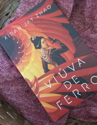 VIÚVA DE FERRO – XIRAN JAY ZHAO