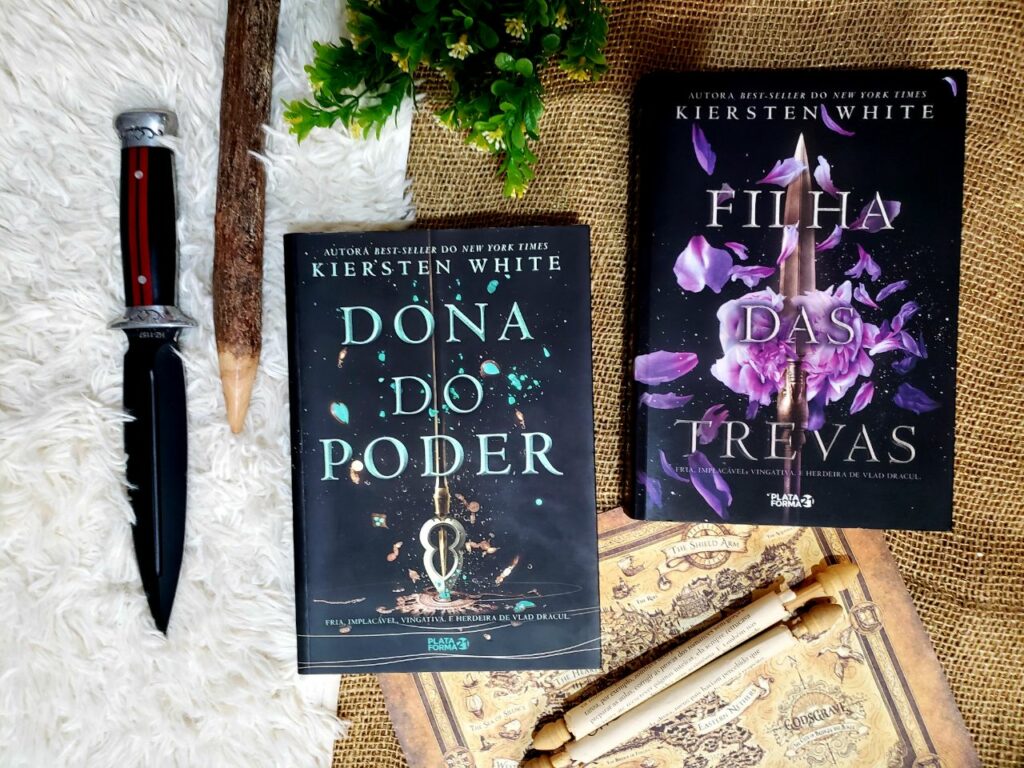 DONA DO PODER - KIERSTEN WHITE