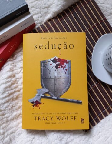 “SEDUÇÃO”, QUARTO LIVRO DA SÉRIE CRAVE, ME DEIXOU COM O CORAÇÃO NA MÃO “SEDUÇÃO”, QUARTO LIVRO DA SÉRIE CRAVE, ME DEIXOU COM O CORAÇÃO NA MÃO