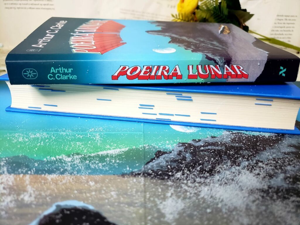 Lombada de Poeira Lunar, publicado pela Editora Aleph