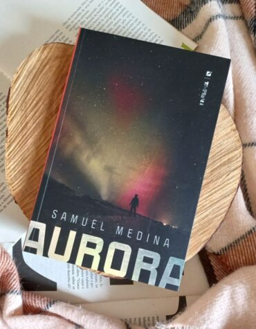 RESENHA DO LIVRO AURORA, SAMUEL MEDINA