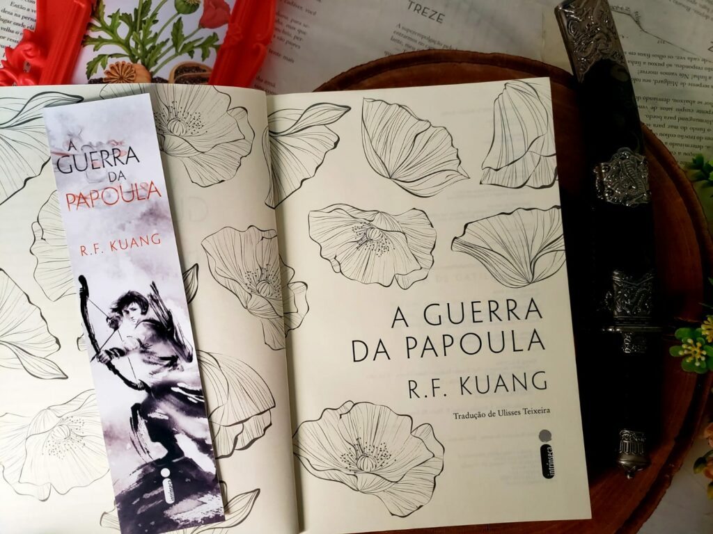 RESENHA DO LIVRO A GUERRA DA PAPOULA DE R.F. KUANG