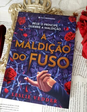 A MALDIÇÃO DO FUSO TRAZ UM RECONTO DIVERTIDO E CHEIO DE AÇÃO