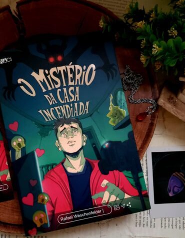 O MISTÉRIO DA CASA INCENDIADA É PARA DIVERTIR, ASSUSTAR, REFLETIR: TUDO JUNTO E MISTURADO